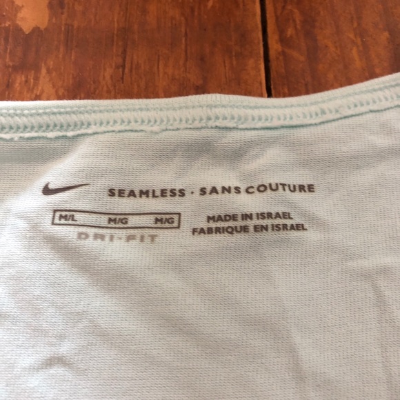 Nike Dri Fit - Picture 2 of 2